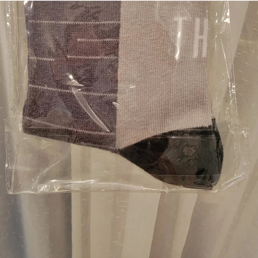 Young Living Ningxia Socks Grey NWT